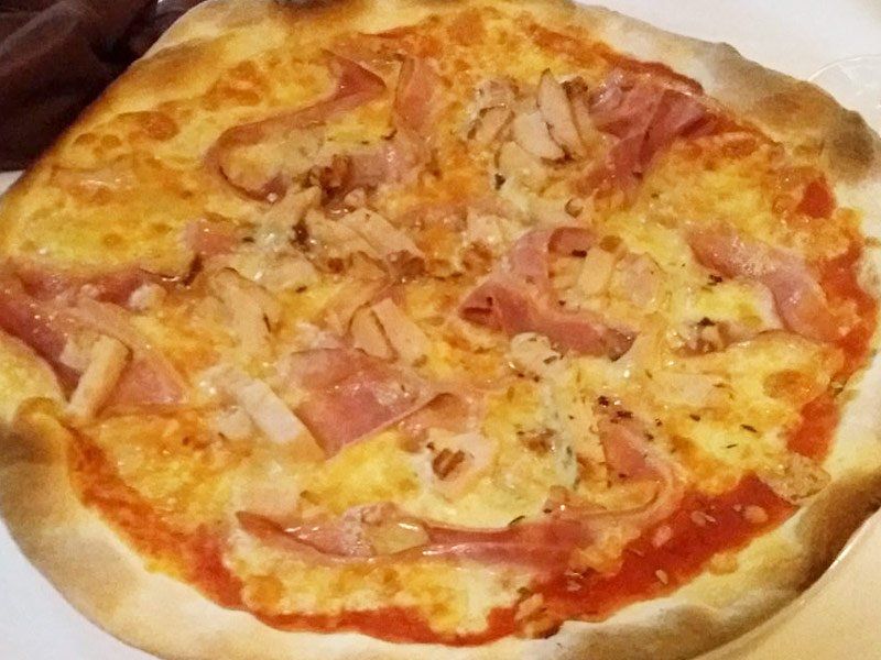 Restaurante pizzería en horno de leña en Chilches